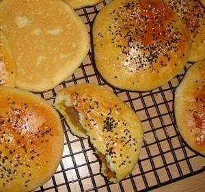 طرز تهیه نان گردویی خوشمزه برای روزهای سرد