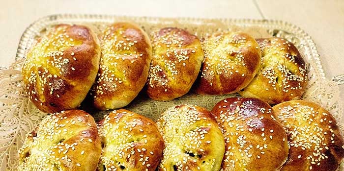 دستور پخت عصرانه ای بی نظیر نان خرمایی