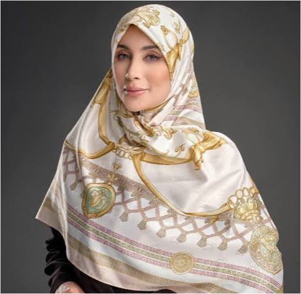تعبیر خواب روسری برای زن مطلقه