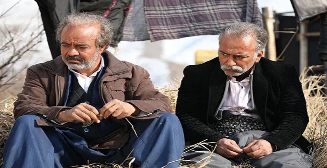 حمیدرضا آذرنگ و سعید اقاخانی در فیلم نون خ