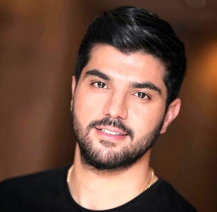 بیوگرافی سینا مهراد