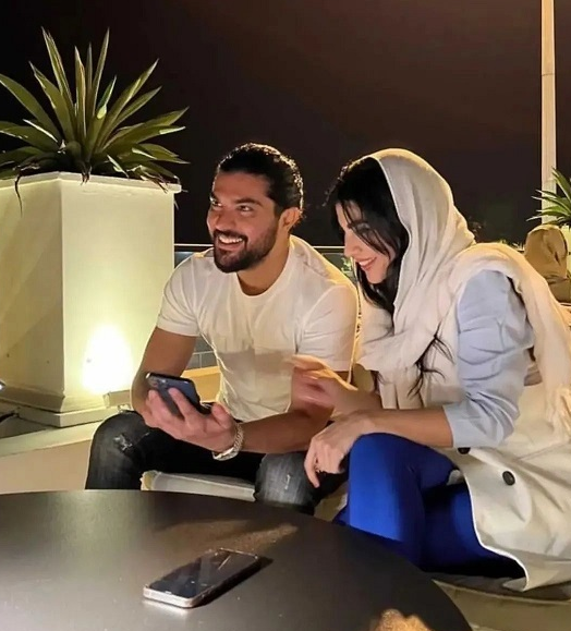 سینا مهراد و خواهرش