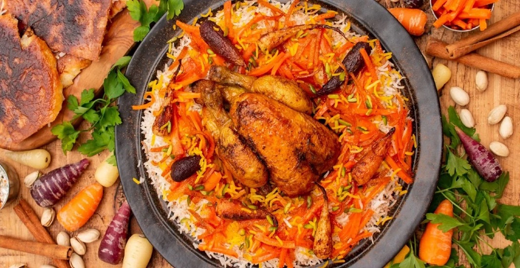 هویج پلو زعفرانی یکی از خوشمزه‌ترین غذاهای سنتی برای شب عید و عید نوروز