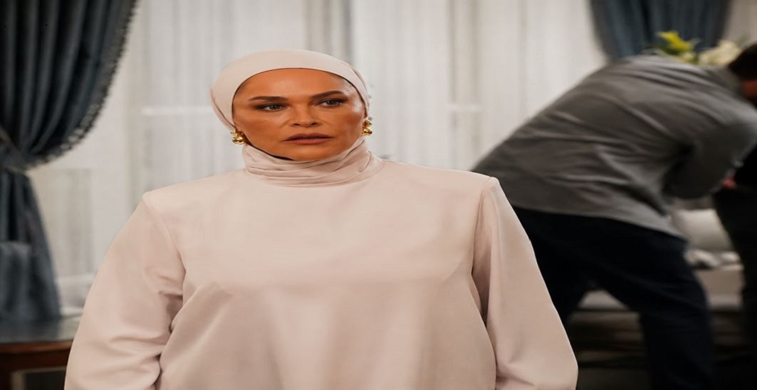 بیوگرافی هولیا آفشار