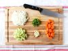 چاقو, آشپزی, مهارت‌های برش, طرز استفاده از چاقو, تیز کردن چاقو, ایمنی در استفاده از چاقو, تکنیک‌های آشپزی