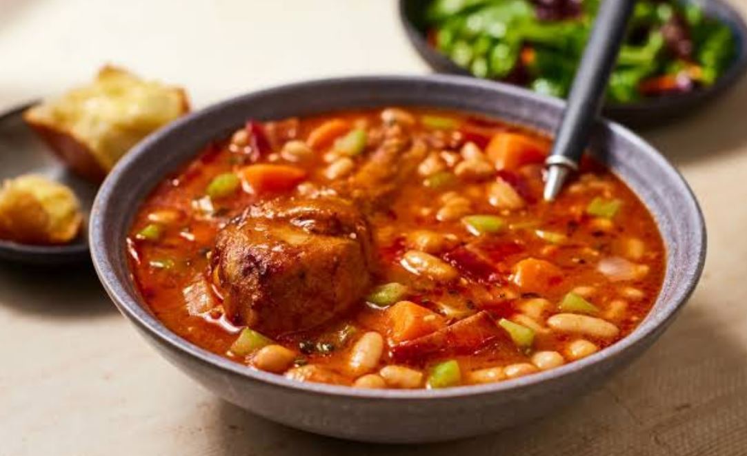 طرز تهیه خوراک مرغ و لوبیا قرمز بلغاری