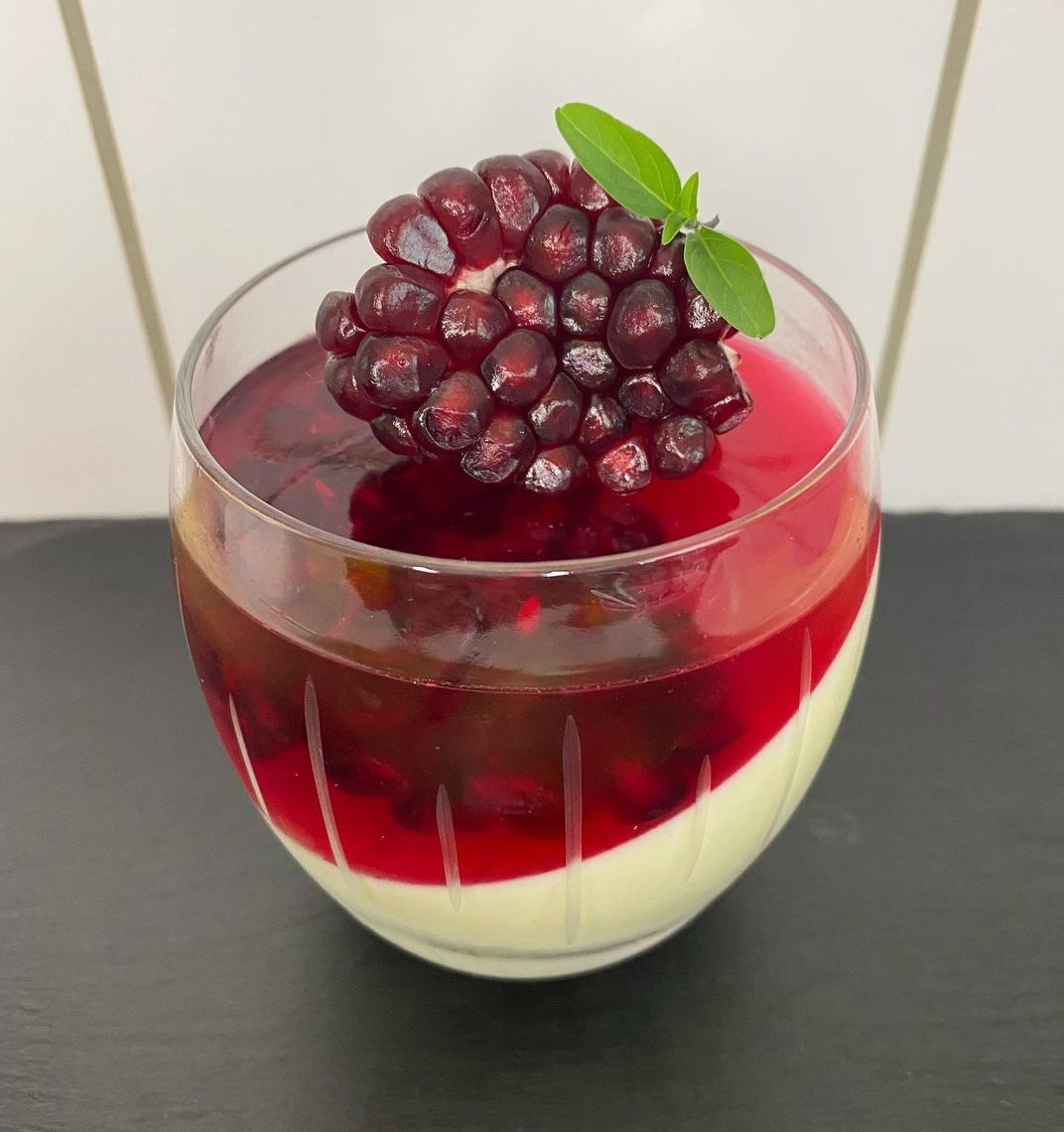ژله انار و فالوده