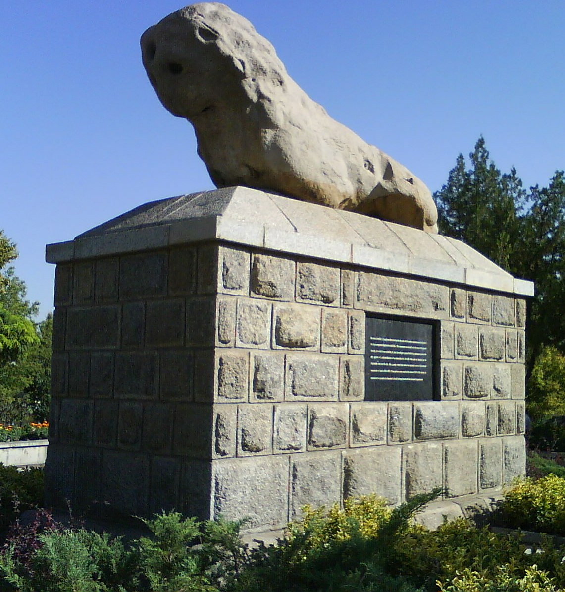 شیر سنگی