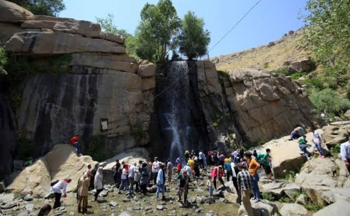 گنجنامه همدان کجاست
