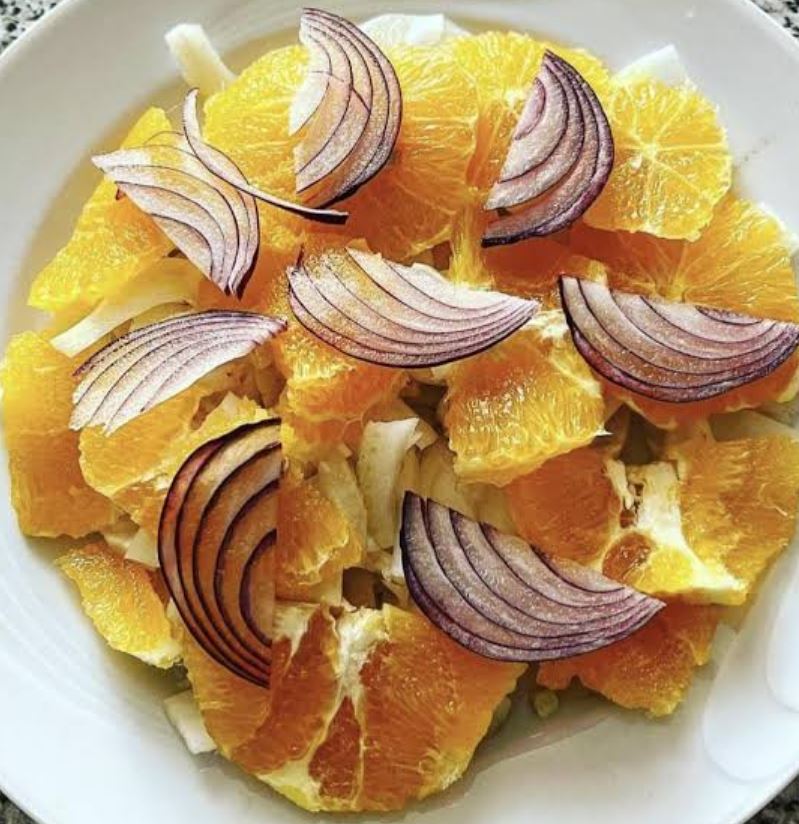 طرز تهیه سالاد پرتقال و پیاز 