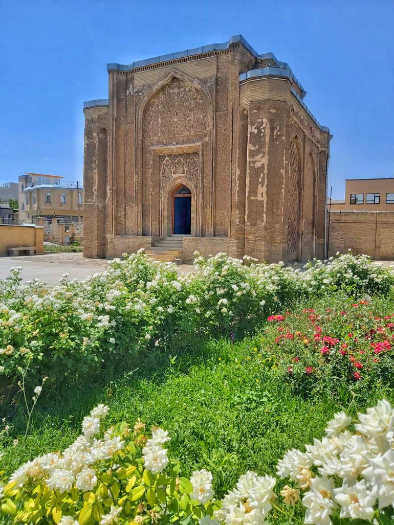 گنبد علویان همدان
