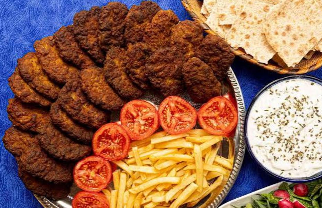 طرز تهیه کتلت سیب زمینی و گوشت چرخ کرده
