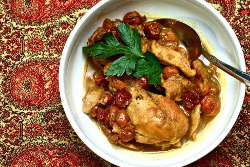 طرز تهیه خورشت آلبالو با مرغ