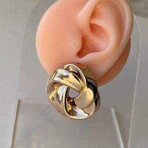 چگونه با گوشواره ساده استایل مجلسی بسازیم؟