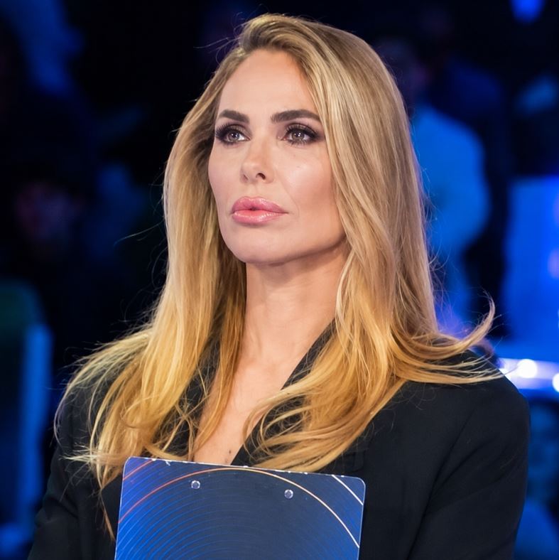 ایلاری بلاسی مدلینک