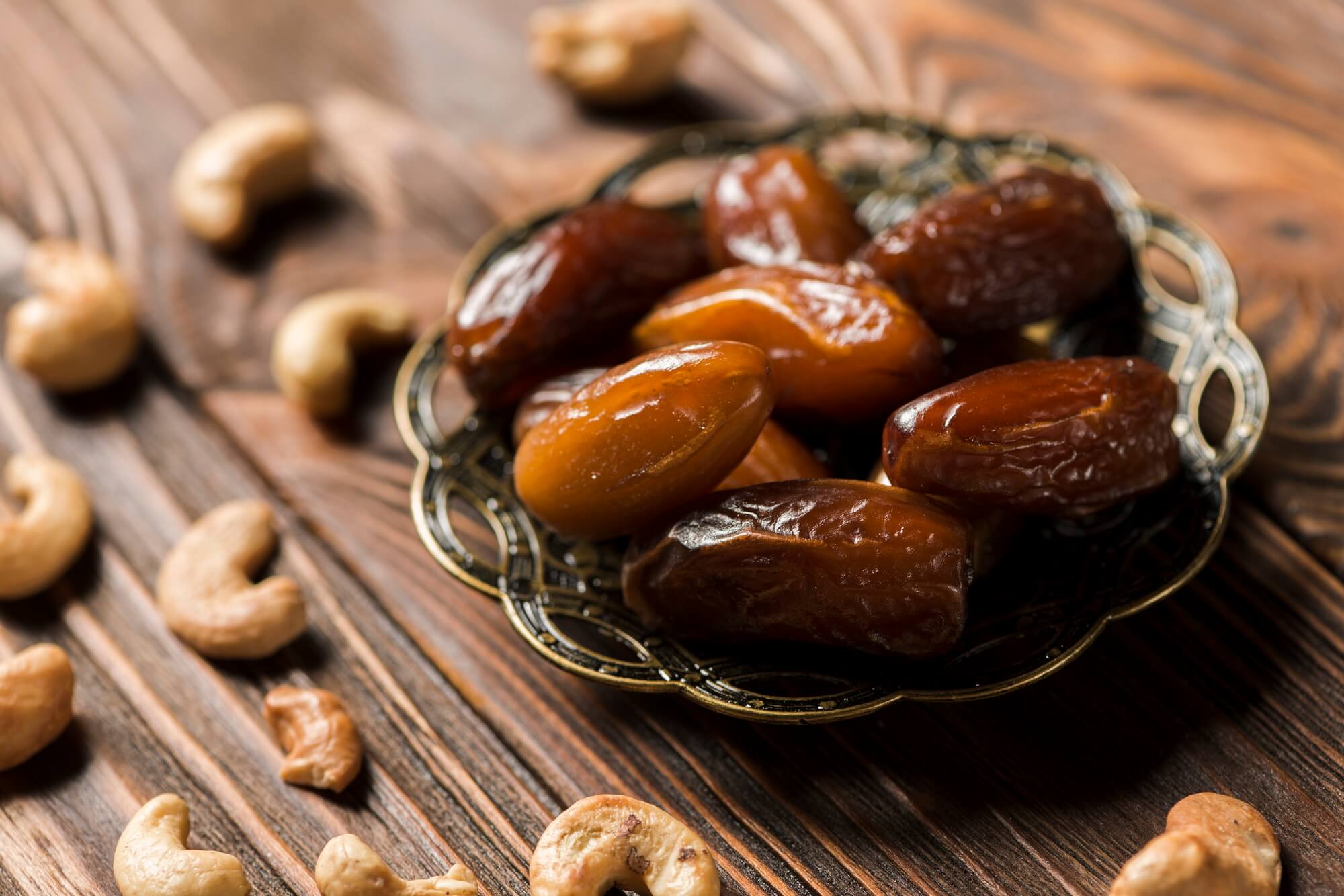 7 دلیل که همین امروز باید خرما را وارد رژیم غذایی‌تان کنید