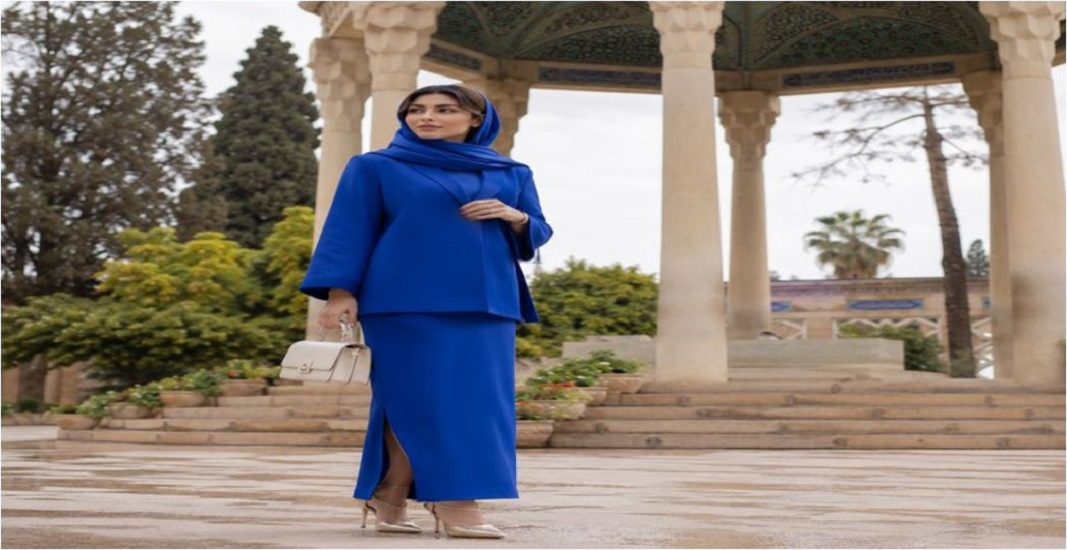 مانتو آبی درخشان رنگ سال ۲۰۲۷