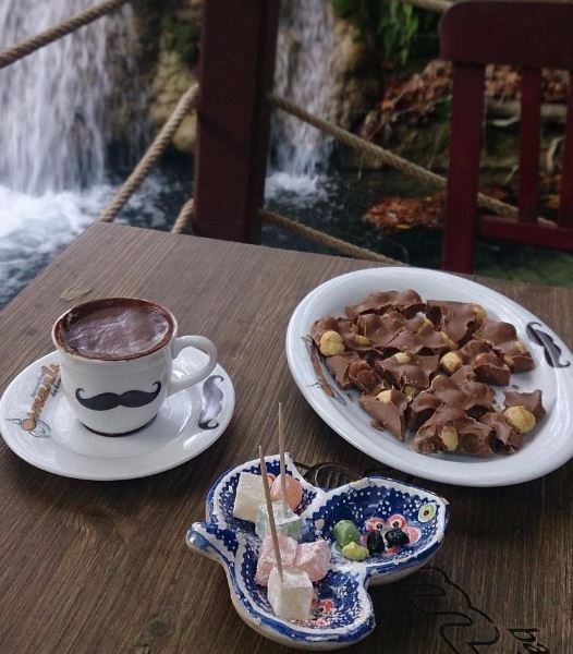 آبشار در فال قهوه