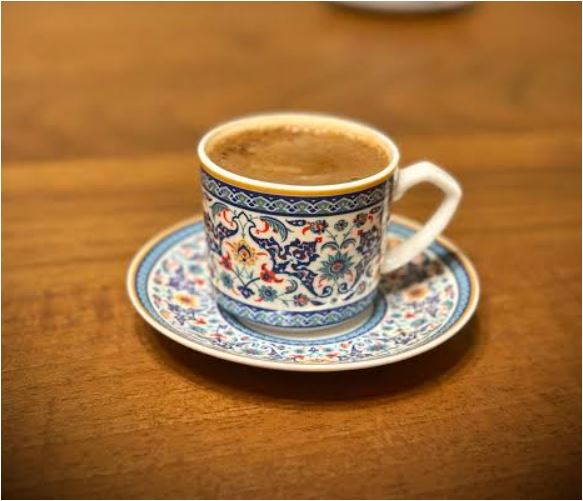 چوب در فال قهوه در بالای فنجان