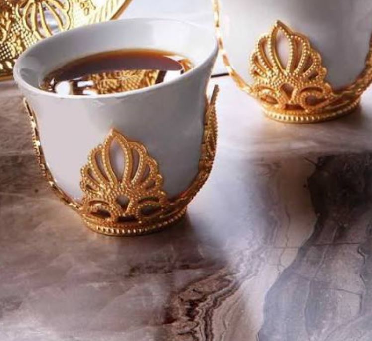 تعبیر تاج در نعلبکی فال قهوه تاج در فال قهوه در بالای فنجان