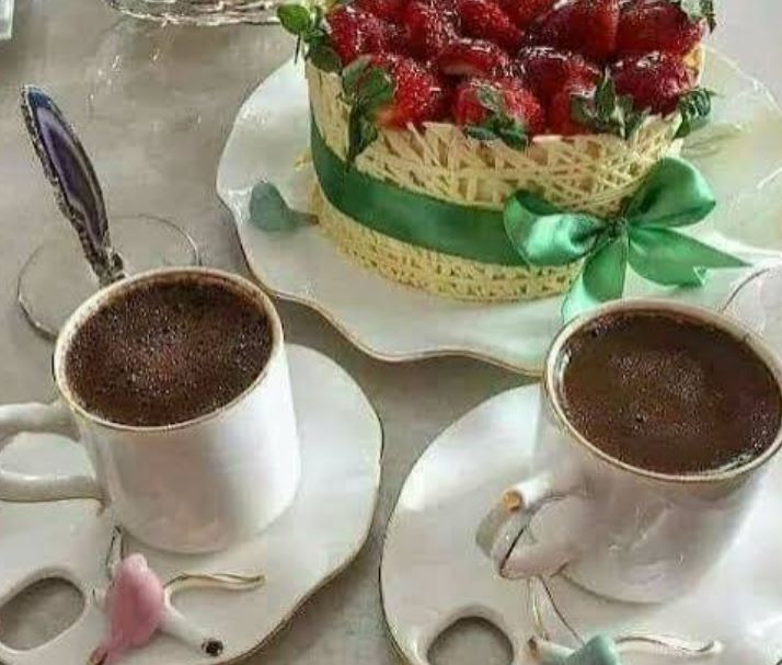 توت فرنگی در فال قهوه