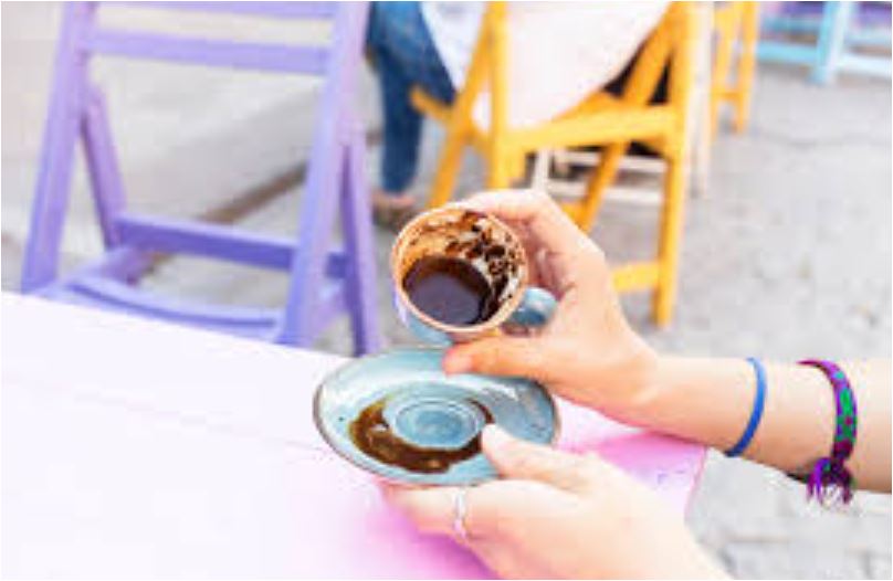 تعبیر برگ پاییزی یا خشکیده برگ در فال قهوه
