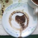 استخوان در فال قهوه در نعلبکی