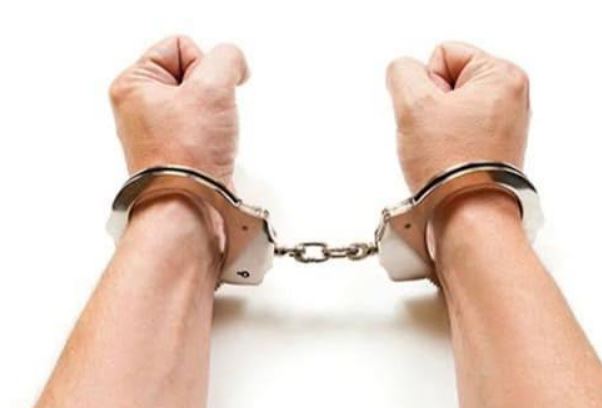 دستبند پلیس در فال قهوه 