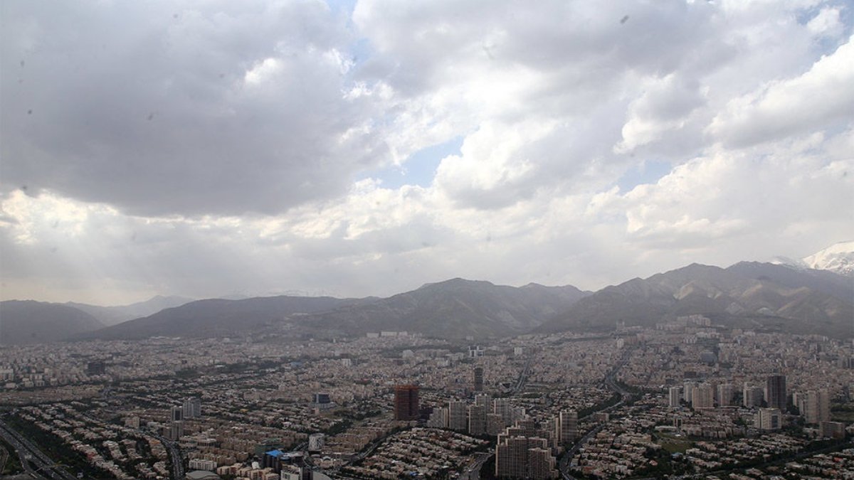 نمای شهر تهران از برج میلاد