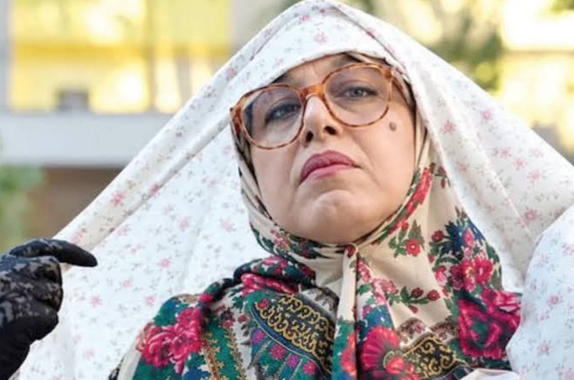 خانوم والده با بازی رضا عطاران در نقش زن