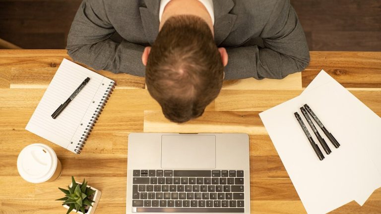 چگونه استرس کاری را به راحتی مدیریت کنیم؟